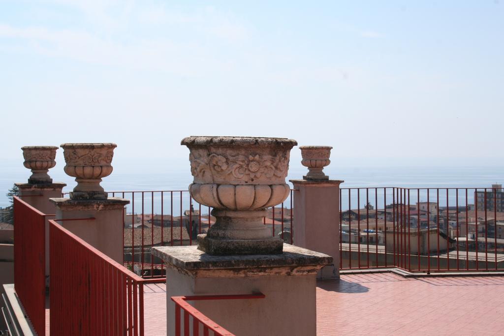 Terrazze Bella Epoque Bed & Breakfast Acireale Exterior photo